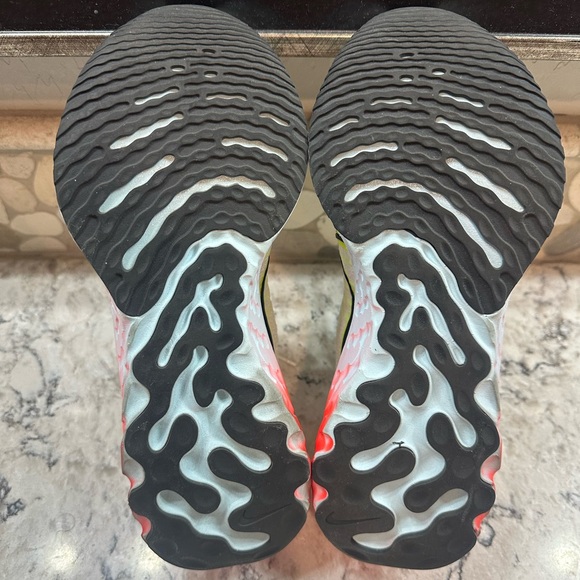 Nike- Womens React Infinity Run - Picture 7 of 7